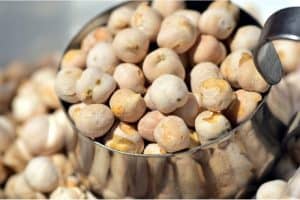 What are the nutritional benefits of chickpeas during pregnancy