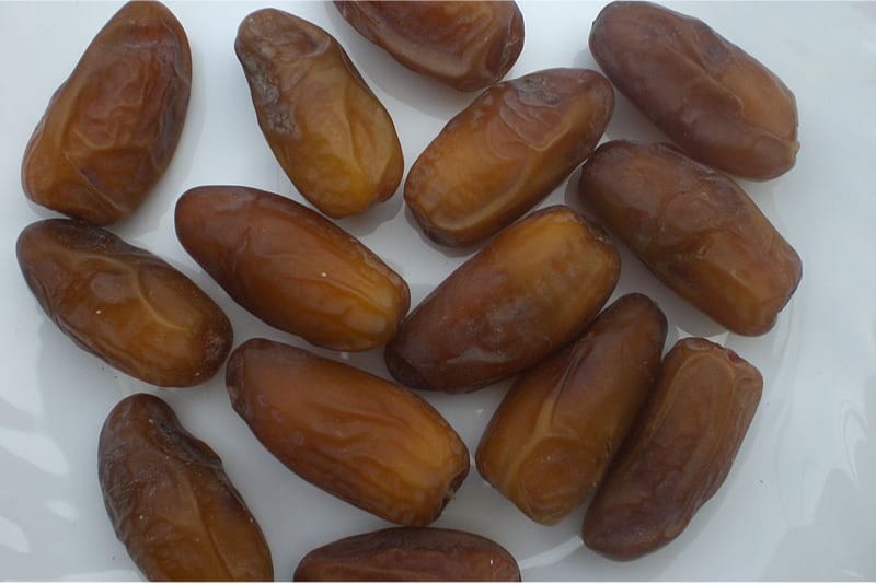 How can dates benefit pregnant women
