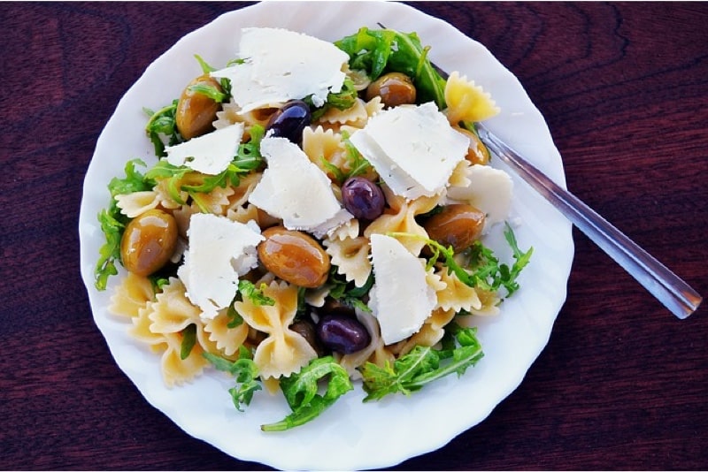 10 Everyday-Foods to Avoid to Protect your Baby in First Trimester Why are pregnant women told to avoid Feta